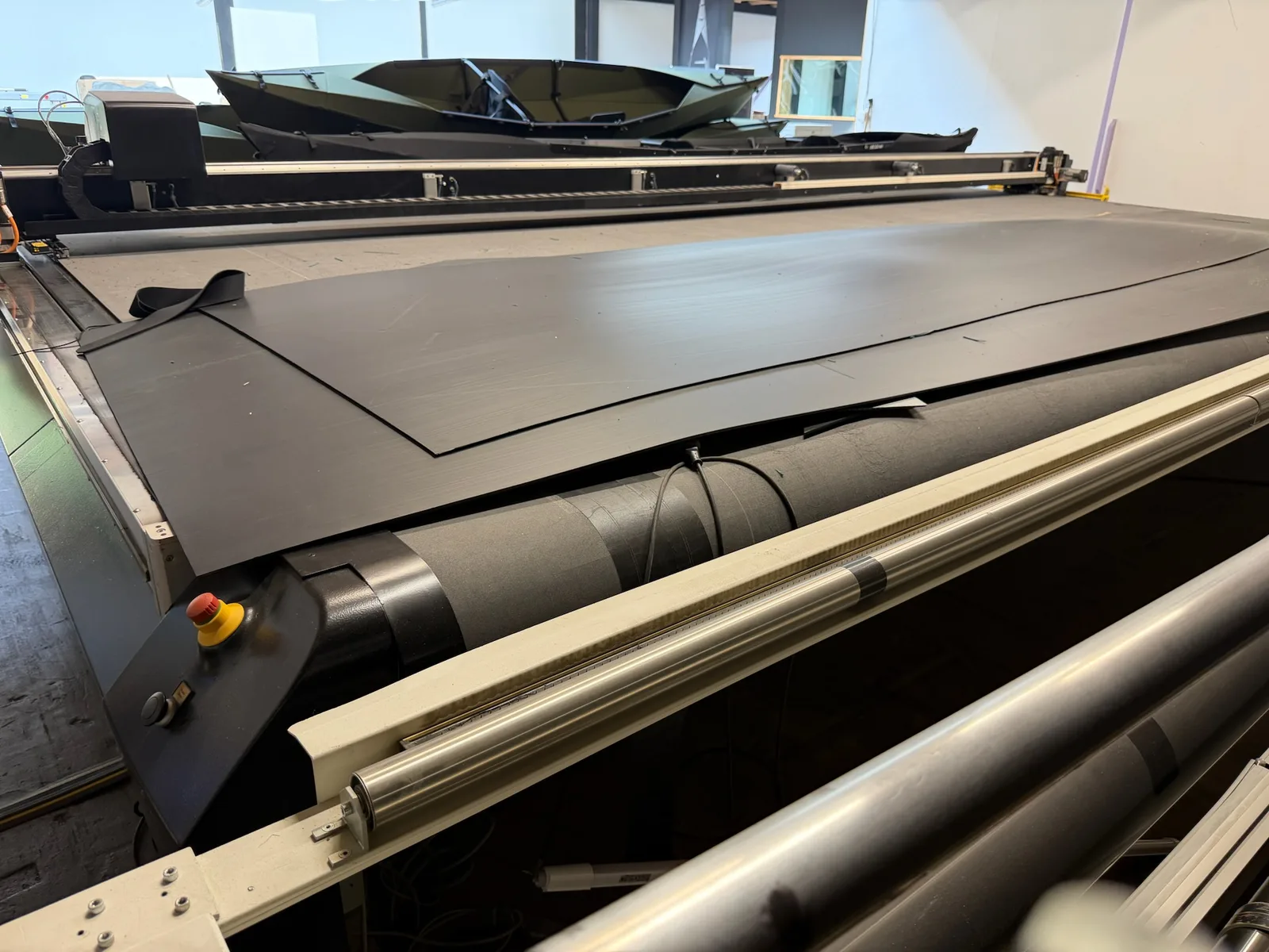 Bullmer Premiumcut ELC — CNC-Flachbett-Cutter 5320 mm, Vakuum & Videokopf