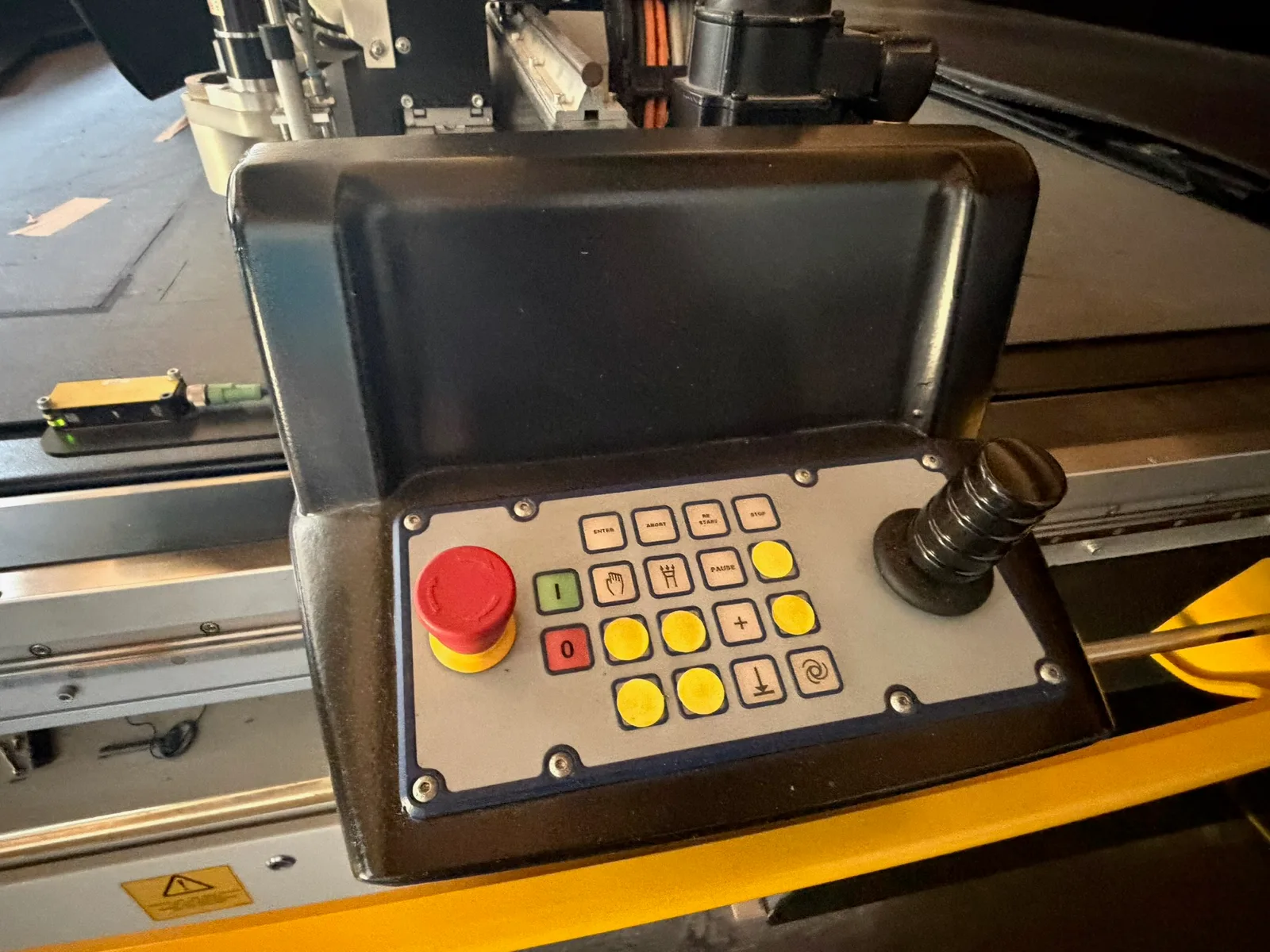 Bullmer Premiumcut ELC — CNC-Flachbett-Cutter 5320 mm, Vakuum & Videokopf – Bild 10
